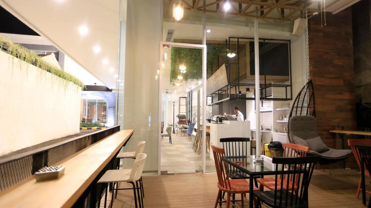 Luminor Hotel Purwokerto By Wh Екстер'єр фото