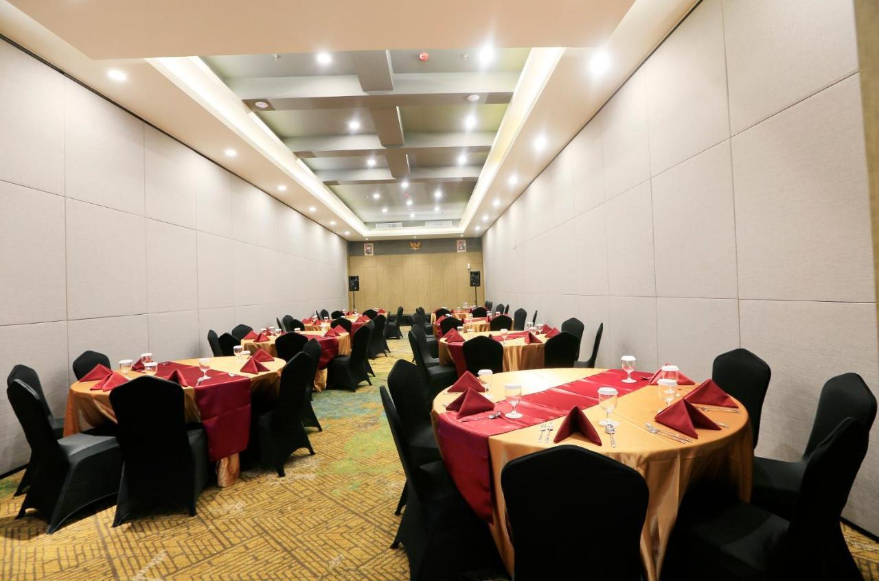 Luminor Hotel Purwokerto By Wh Екстер'єр фото