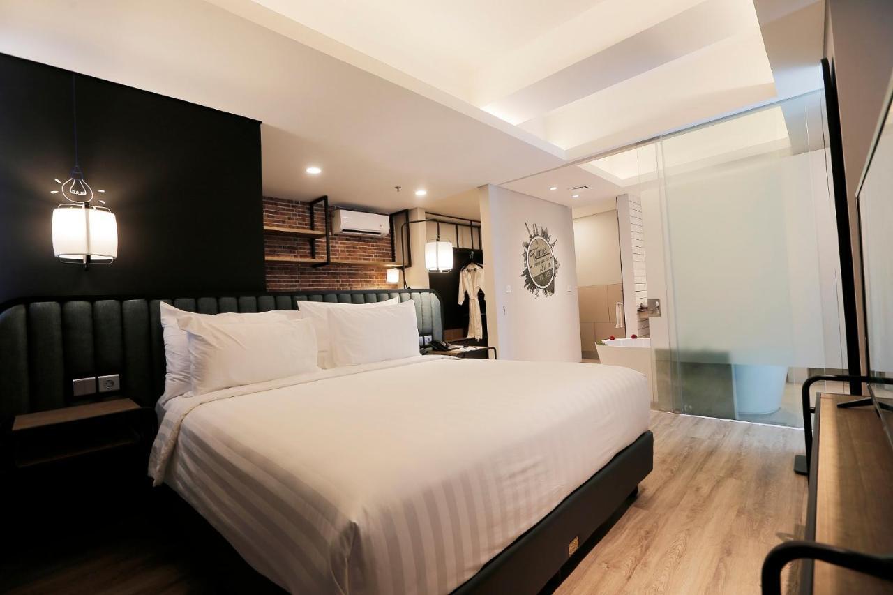Luminor Hotel Purwokerto By Wh Екстер'єр фото