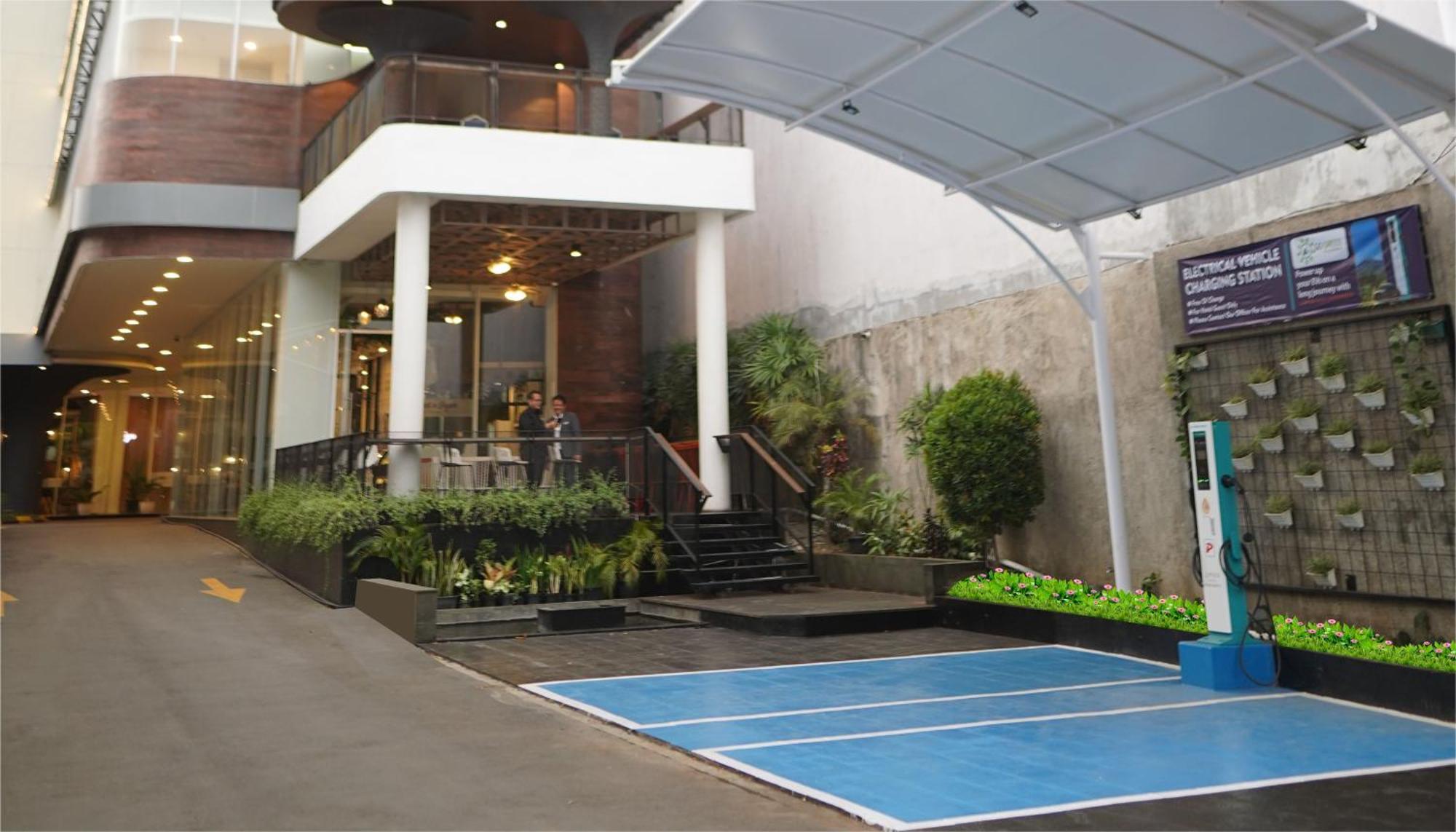 Luminor Hotel Purwokerto By Wh Екстер'єр фото