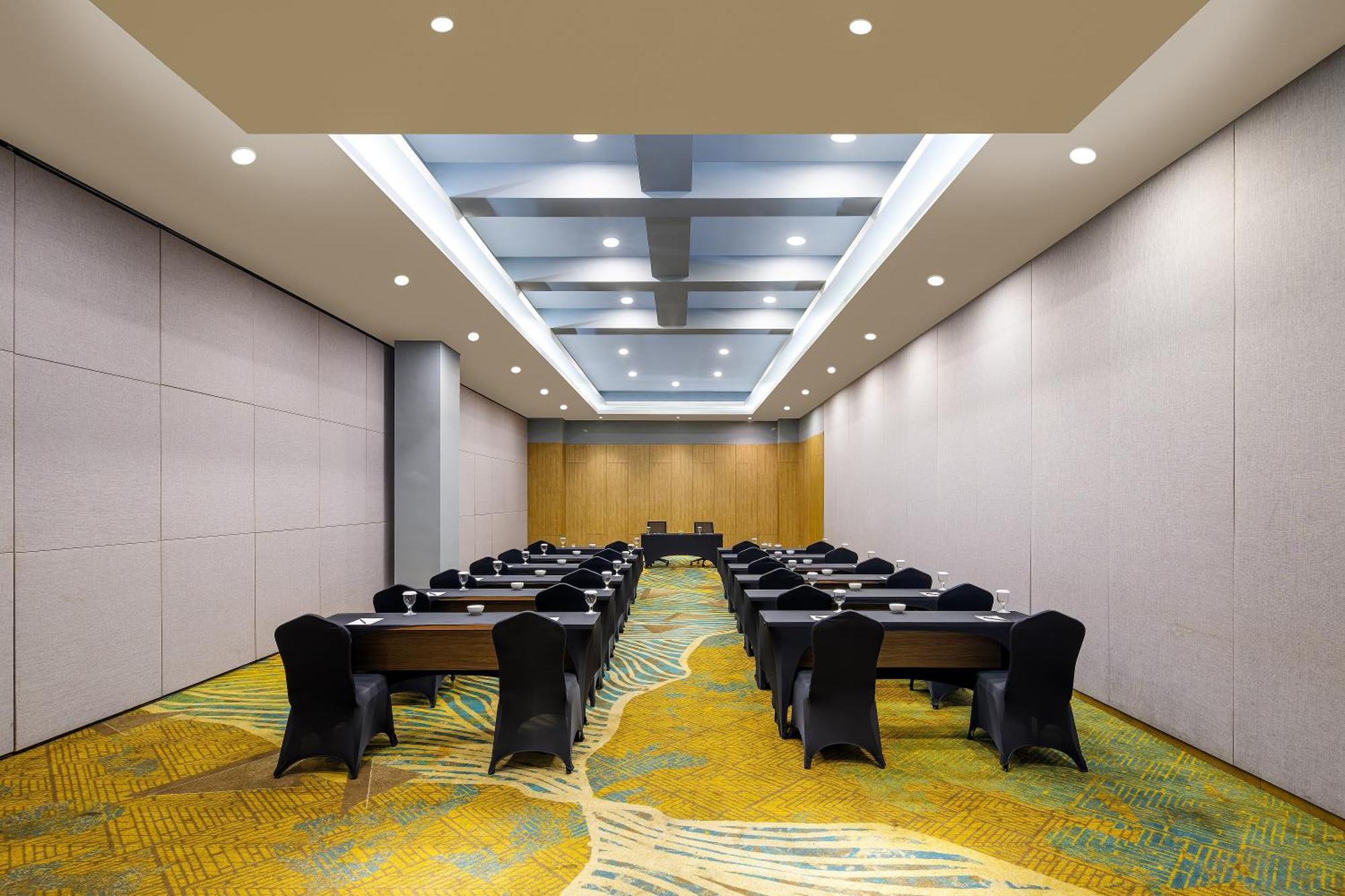 Luminor Hotel Purwokerto By Wh Екстер'єр фото