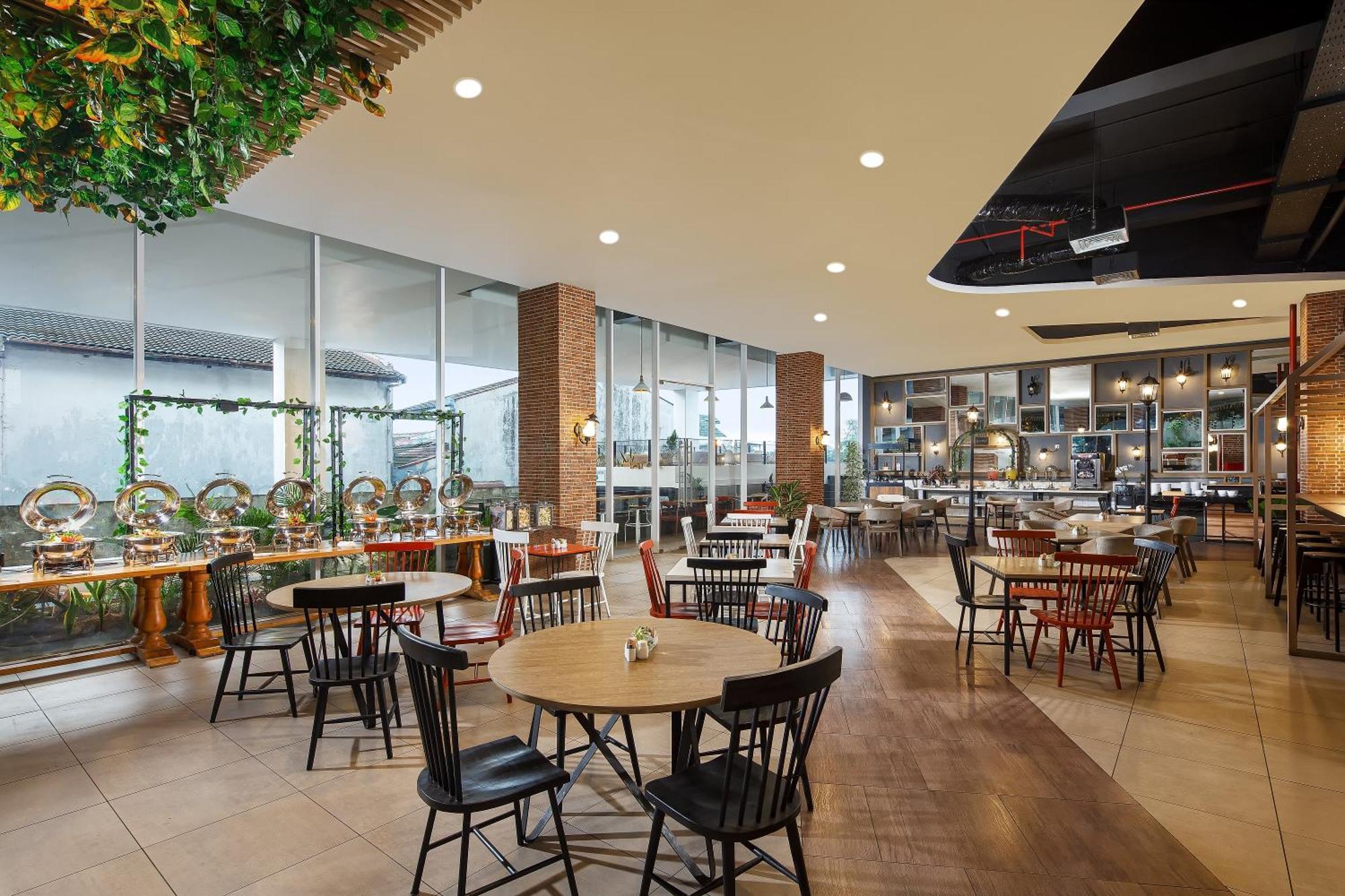 Luminor Hotel Purwokerto By Wh Екстер'єр фото